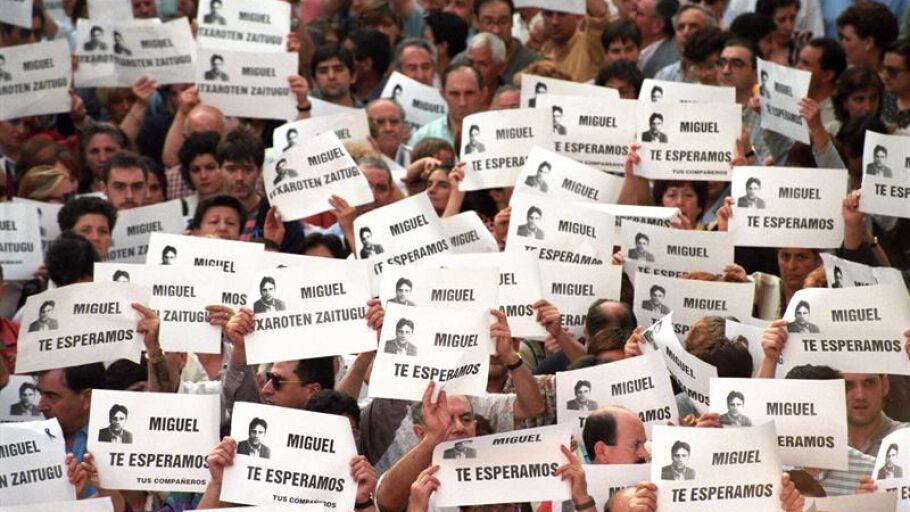 Manifestaci&oacute;n por Miguel &Aacute;ngel Blanco en Ermua