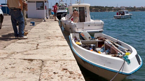 Patera en el puerto de Mallorca