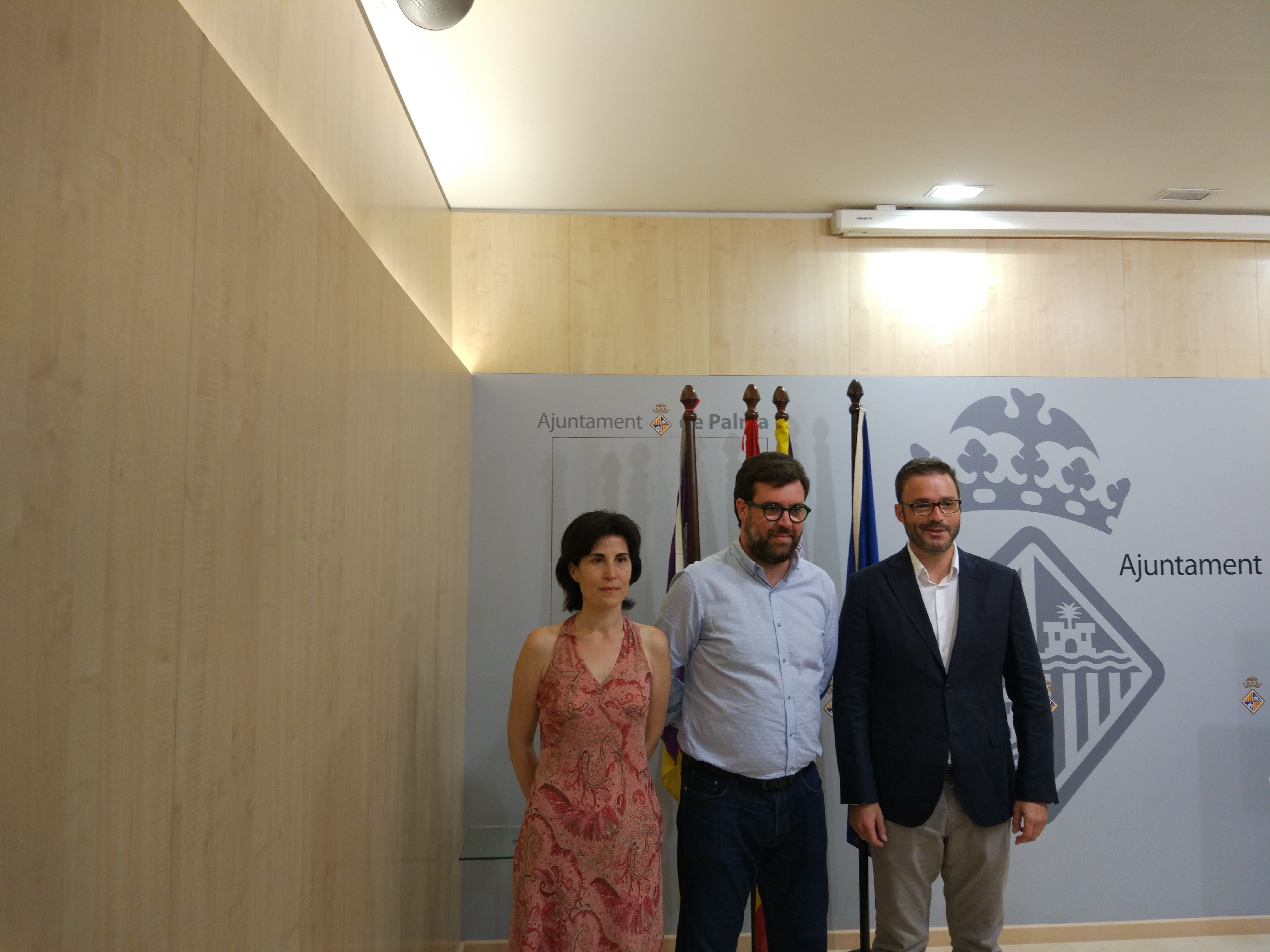 El Ayuntamiento suspende las licencias para alojamientos turísticos durante un año en cuatro zonas de Palma El Ayuntamiento suspende las licencias para alojamientos turísticos durante un año en cuatro zonas de Palma