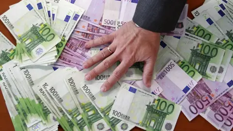 Dinero Dinero