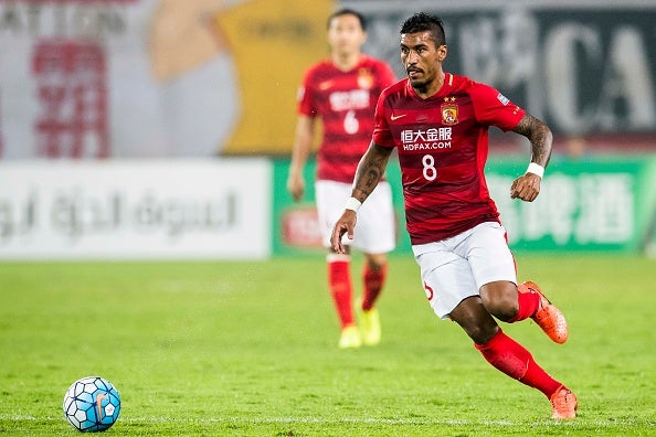 Paulinho, a un paso de volver al fútbol chino con destino al Guangzhou Evergrande Paulinho, a un paso de volver al fútbol chino con destino al Guangzhou Evergrande