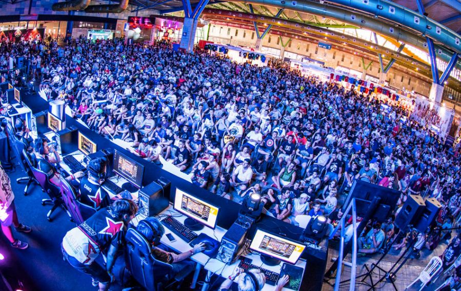 Gamepolis reúne al mundo del videojuego para celebrar su décimo aniversario en Málaga Gamepolis reúne al mundo del videojuego para celebrar su décimo aniversario en Málaga