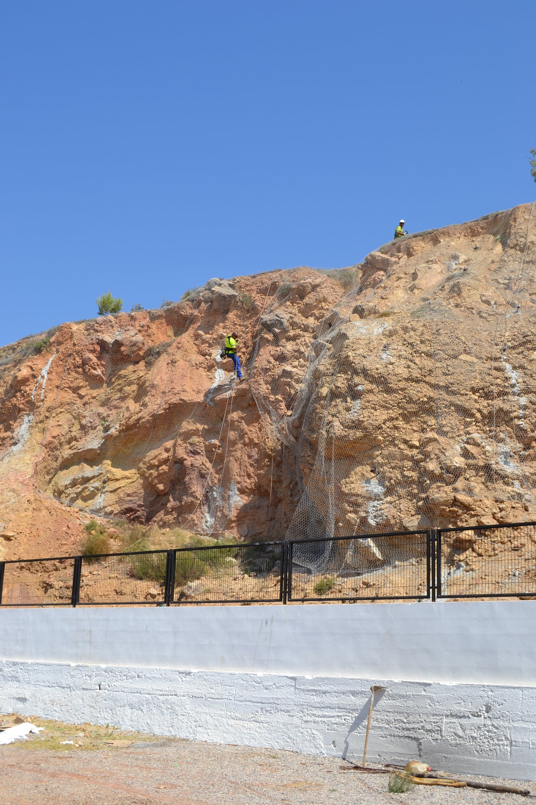 El Ayuntamiento de la Vall d’Uixó y la Generalitat destinan 270.000 euros a mejorar 9 colegios públicos El Ayuntamiento de la Vall d’Uixó y la Generalitat destinan 270.000 euros a mejorar 9 colegios públicos