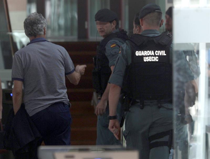 Ángel María Villar pasa la primera noche en los calabozos de la Guardia Civil en Las Rozas Ángel María Villar pasa la primera noche en los calabozos de la Guardia Civil en Las Rozas