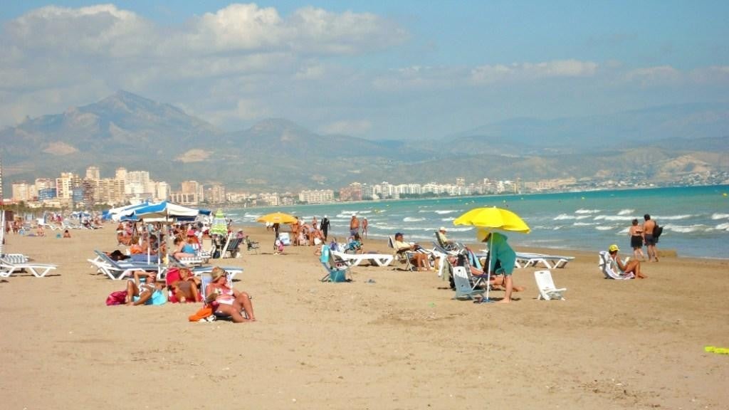 Una menor consigue escapar de su secuestrador en San Juan (Alicante) Una menor consigue escapar de su secuestrador en San Juan (Alicante)