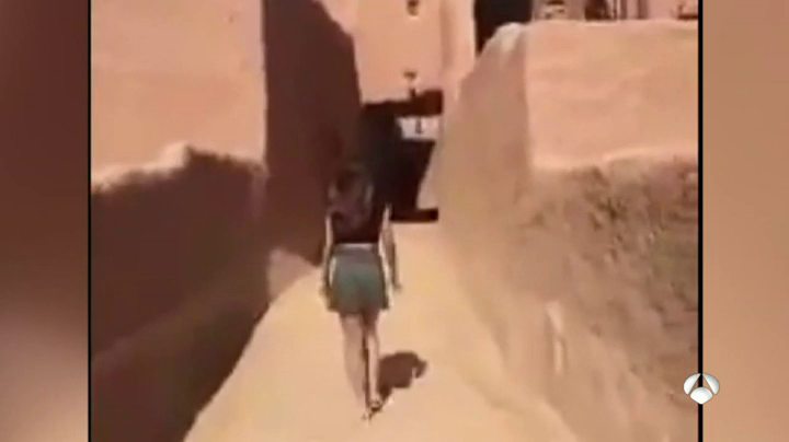 Liberan sin cargos a la mujer detenida en Arabia Saudí por un vídeo en el que aparece en minifalda Liberan sin cargos a la mujer detenida en Arabia Saudí por un vídeo en el que aparece en minifalda