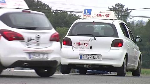 La huelga de examinadores de tr&aacute;fico causa p&eacute;rdidas en las autoescuelas de hasta 20 millones de euros