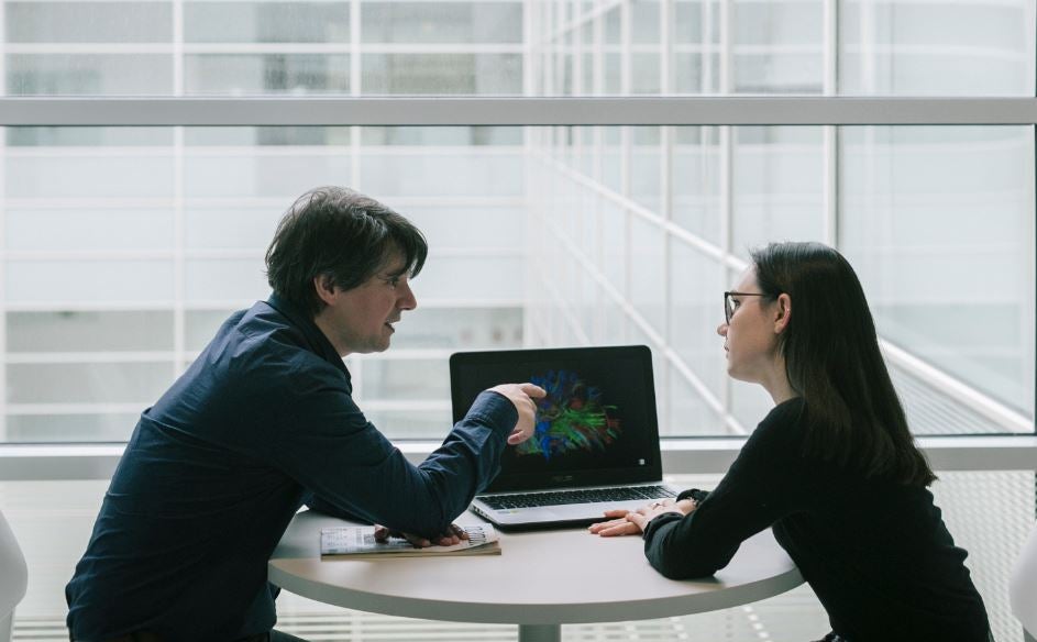 La Brújula de la Ciencia: Qué transmitimos al hablar La Brújula de la Ciencia: Qué transmitimos al hablar