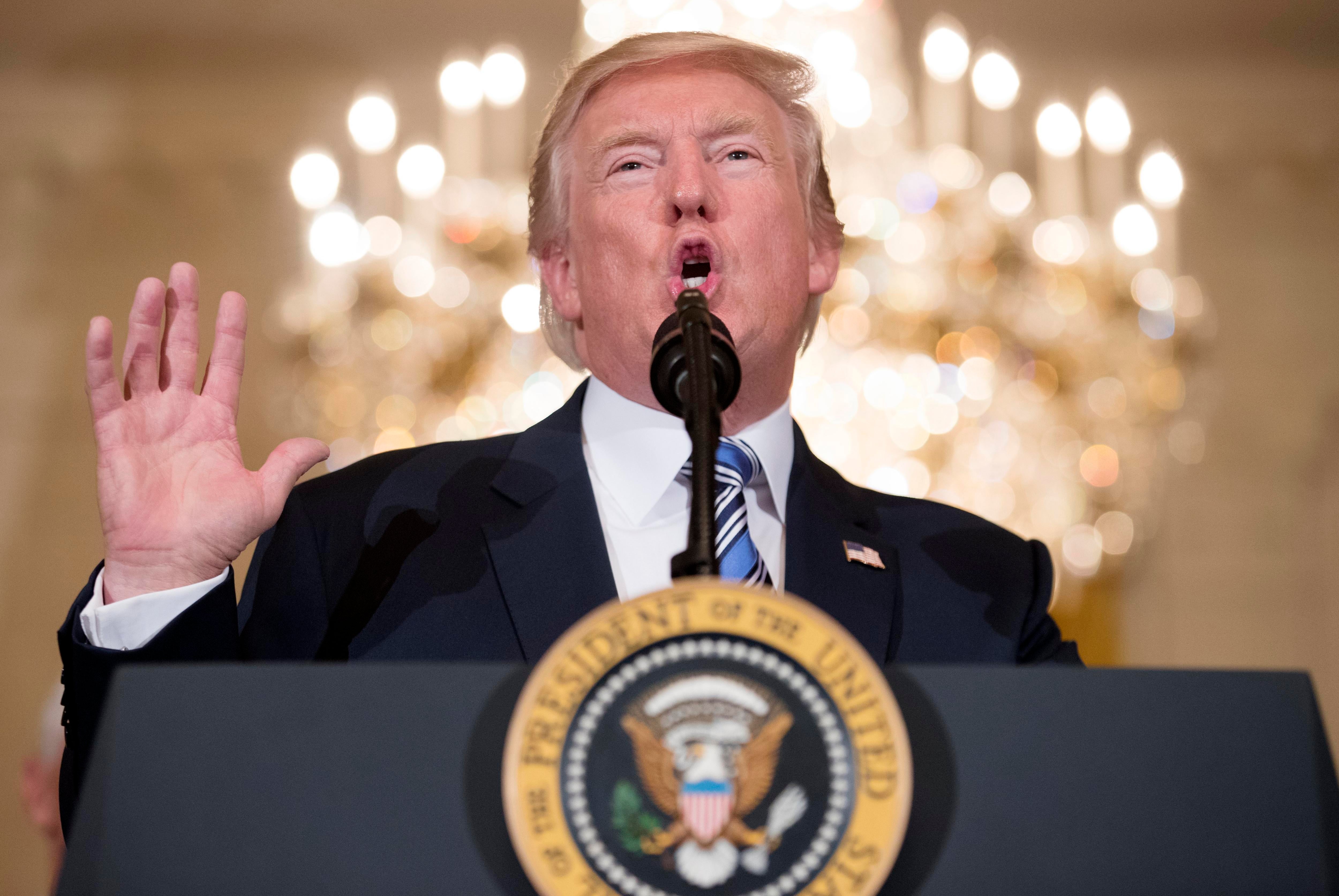 Trump dice que su amenaza de "fuego y furia" a Corea del Norte no fue lo suficientemente fuerte Trump dice que su amenaza de "fuego y furia" a Corea del Norte no fue lo suficientemente fuerte