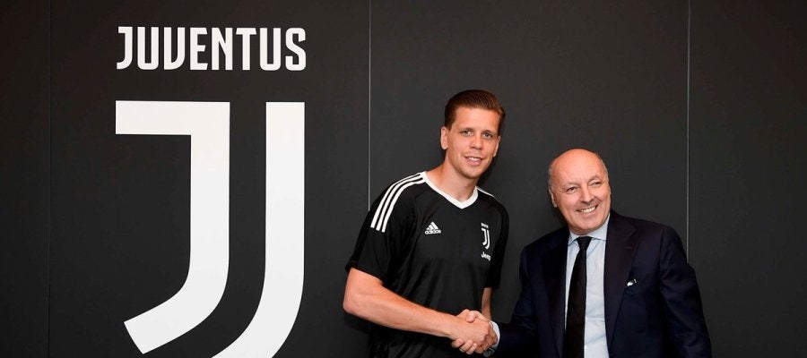 El portero polaco Szczesny en su presentación con la Juventus El portero polaco Szczesny en su presentación con la Juventus