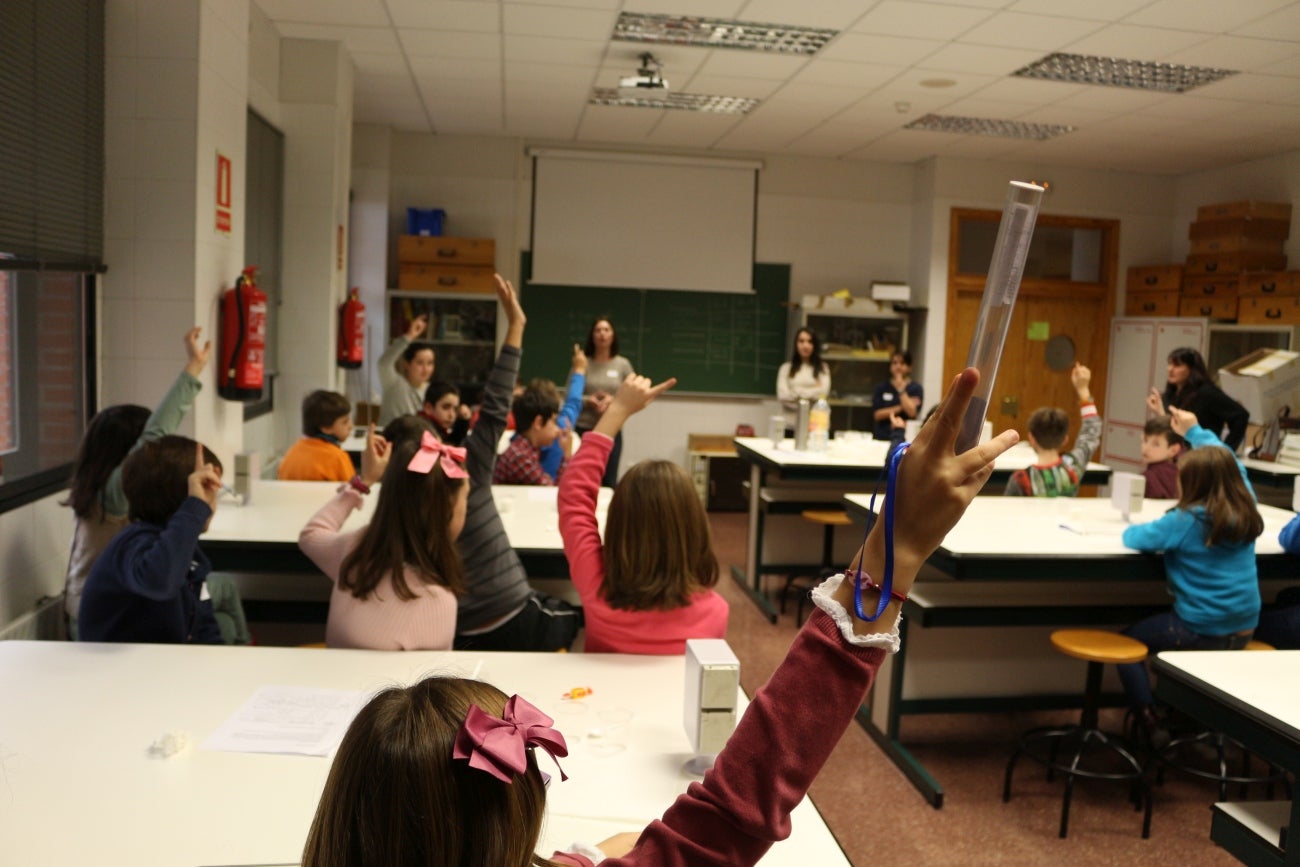 La tasa de abandono escolar en Extremadura se sitúa en el 10,3%, más de tres puntos por debajo de la media nacional La tasa de abandono escolar en Extremadura se sitúa en el 10,3%, más de tres puntos por debajo de la media nacional