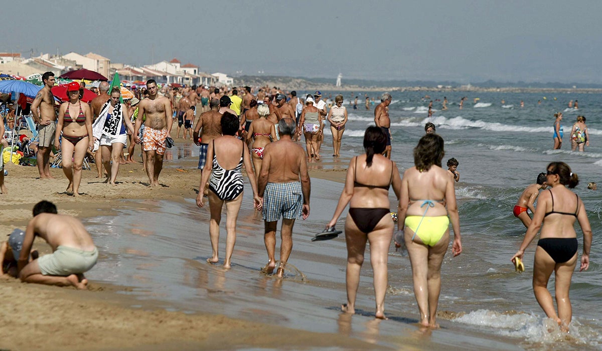 Muere un matrimonio en una playa de Guardamar del Segura (Alicante) Muere un matrimonio en una playa de Guardamar del Segura (Alicante)