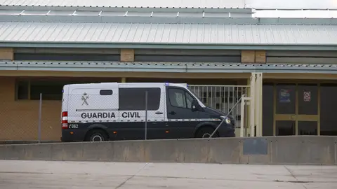 Un vehículo de la Guardia Civil traslada a Ángel María Villar a la prisión de Soto del Real Un vehículo de la Guardia Civil traslada a Ángel María Villar a la prisión de Soto del Real