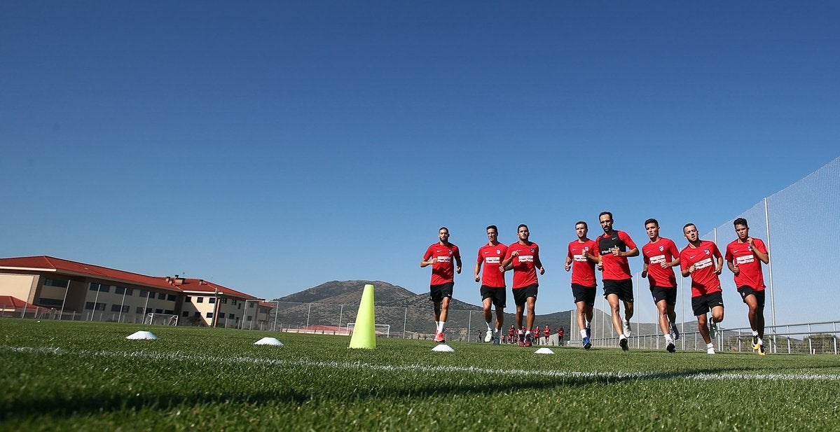 Nuevo entrenamiento intenso del Atlético con Augusto y Gameiro ejercitándose en el gimnasio Nuevo entrenamiento intenso del Atlético con Augusto y Gameiro ejercitándose en el gimnasio