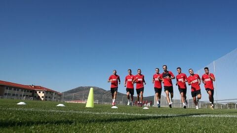 Varios jugadores del Atl&eacute;tico, durante un entrenamiento
