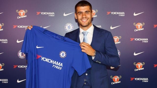 Un "feliz" e "ilusionado" Álvaro Morata ya posa con la camiseta del Chelsea Un "feliz" e "ilusionado" Álvaro Morata ya posa con la camiseta del Chelsea