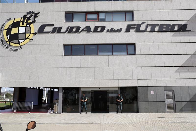 La Fiscalía pide el sobreseimiento de la querella de la RFEF por prevaricación contra la presidenta del TAD por basarse en "conjeturas" La Fiscalía pide el sobreseimiento de la querella de la RFEF por prevaricación contra la presidenta del TAD por basarse en "conjeturas"
