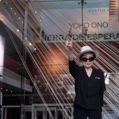 Yoko Ono le gana la partida a Heineken Yoko Ono le gana la partida a Heineken