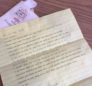 Una imagen de la carta de Betty a Trevor Una imagen de la carta de Betty a Trevor