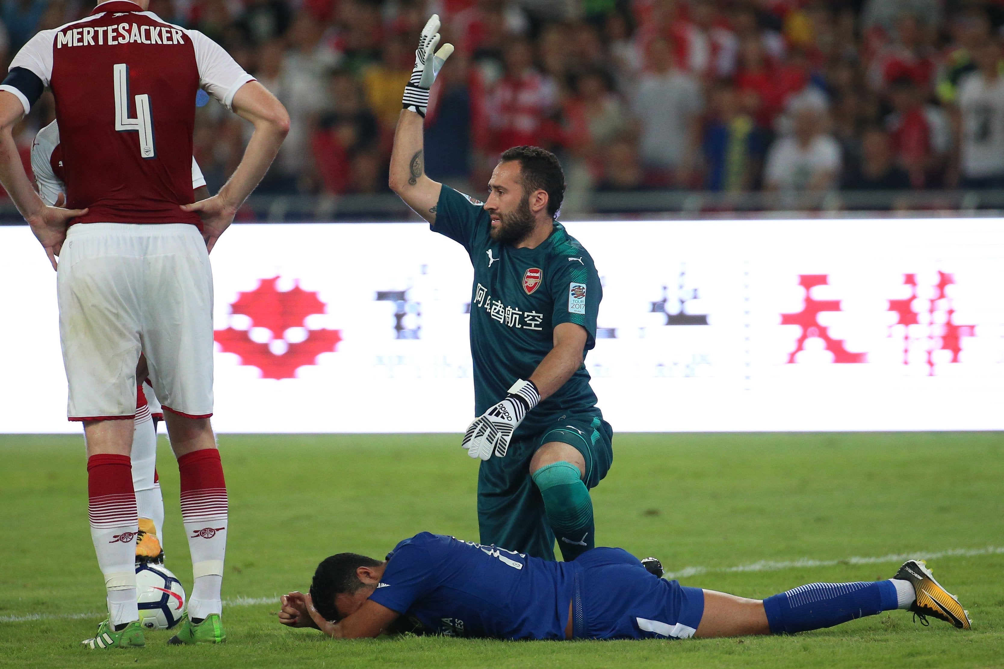 Pedro, hospitalizado por una conmoción durante el amistoso entre el Chelsea y el Arsenal Pedro, hospitalizado por una conmoción durante el amistoso entre el Chelsea y el Arsenal
