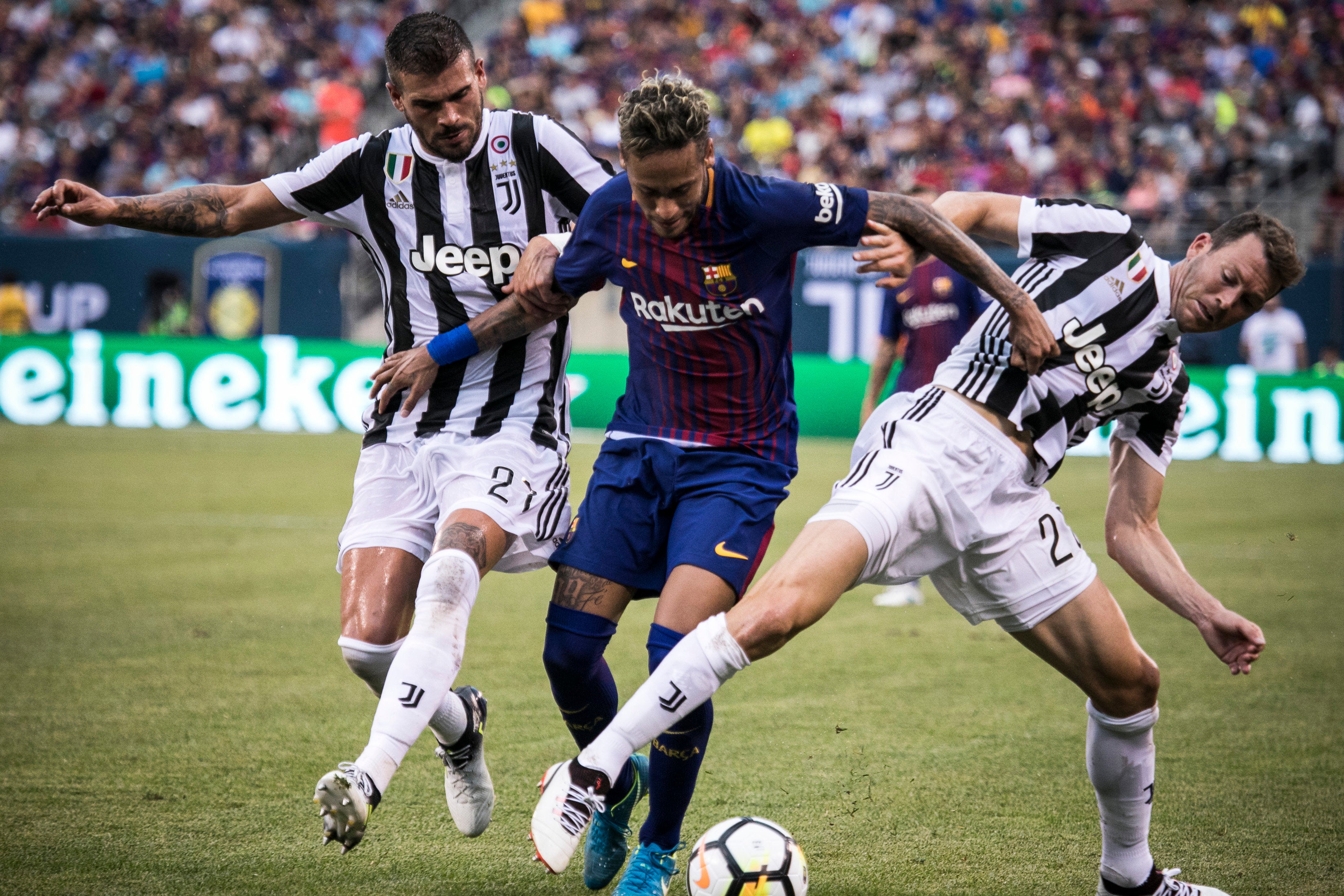 Un doblete de Neymar tumba a la Juventus en el debut del Barcelona esta temporada Un doblete de Neymar tumba a la Juventus en el debut del Barcelona esta temporada