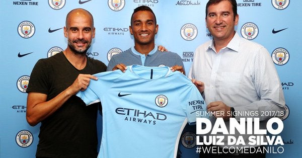 Danilo ya es jugador del Manchester City: "Me encantaría ganar aquí la Champions League" Danilo ya es jugador del Manchester City: "Me encantaría ganar aquí la Champions League"