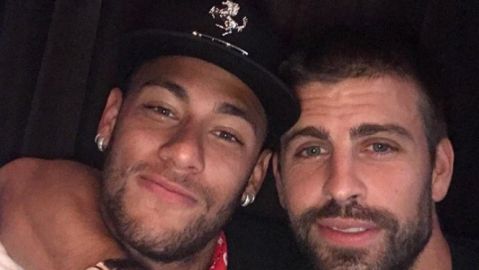 Gerard Piqu&eacute; con Neymar. 