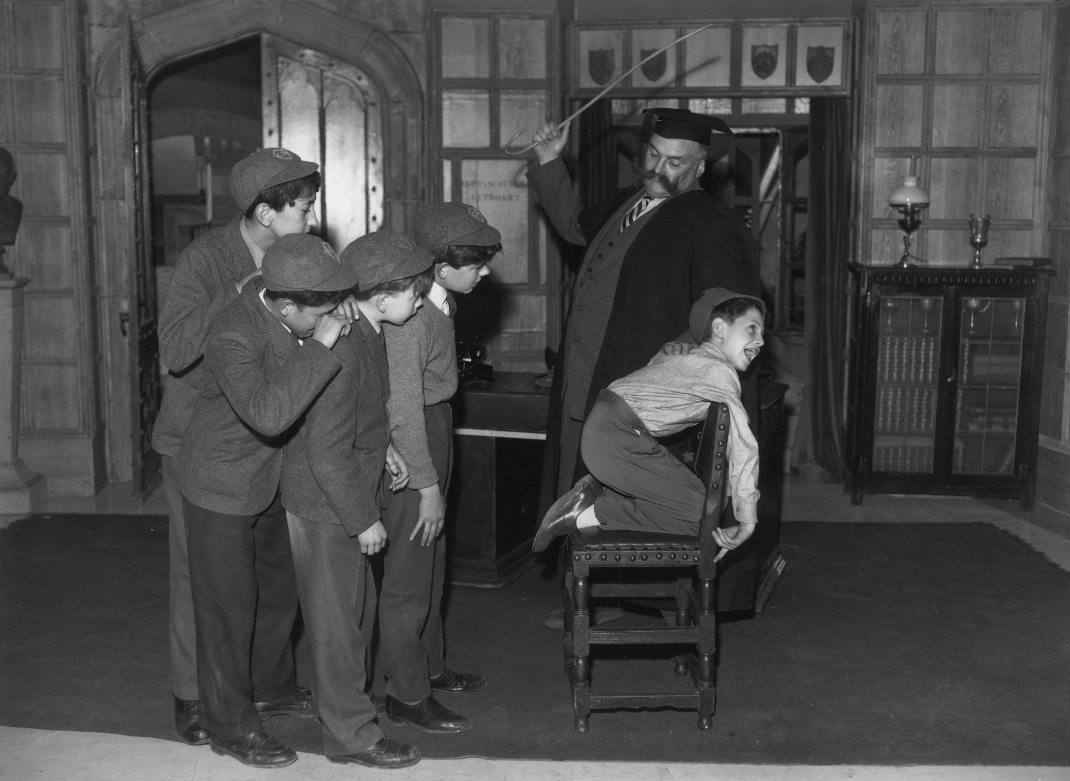 Tres escuelas de Texas permiten utilizar el castigo físico con una pala de madera para educar a los alumnos Tres escuelas de Texas permiten utilizar el castigo físico con una pala de madera para educar a los alumnos