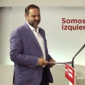 José Luis Ábalos ante los medios