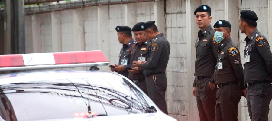 Automóvil y unidades de la policía tailandesa Automóvil y unidades de la policía tailandesa