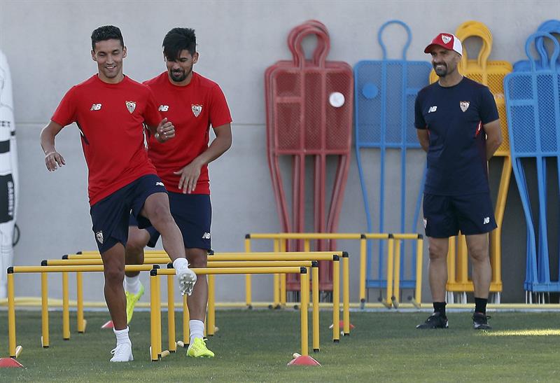 Jesús Navas ya se entrena a las órdenes de Berizzo tras cerrar su fichaje Jesús Navas ya se entrena a las órdenes de Berizzo tras cerrar su fichaje