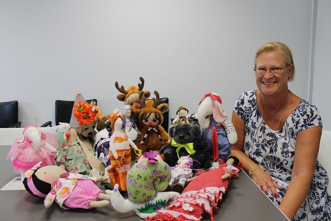 Una paciente dona 20 muñecos de trapo para los niños ingresados en el hospital del Vinalopó Una paciente dona 20 muñecos de trapo para los niños ingresados en el hospital del Vinalopó