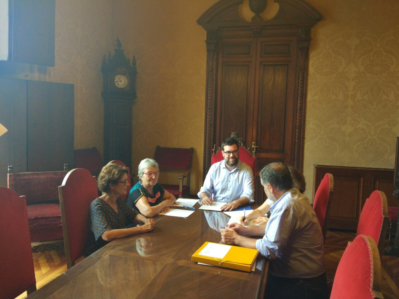 Govern y Cort aumentan las horas del SAD de Dependencia para que "toda la gente que lo demande, sea atendida" Govern y Cort aumentan las horas del SAD de Dependencia para que "toda la gente que lo demande, sea atendida"