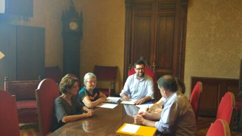 Govern y Ajuntament acuerdan aumentar los servicios de dependencia