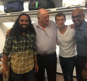 Llaneza junto a Sorín, Arruabarrena y Marcos Senna Llaneza junto a Sorín, Arruabarrena y Marcos Senna