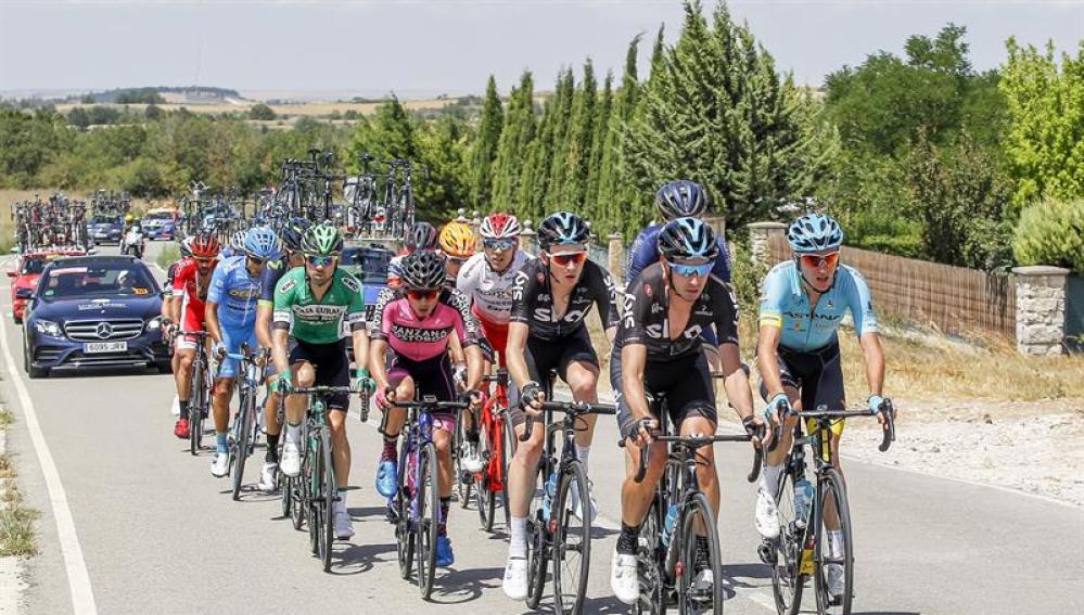 Pelotón en la Vuelta a Burgos 2017