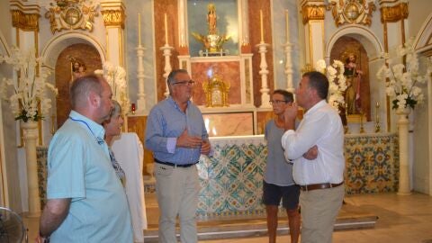 Vicent Sales, durante la visita a la ermita de la Virgen de la Paciencia.