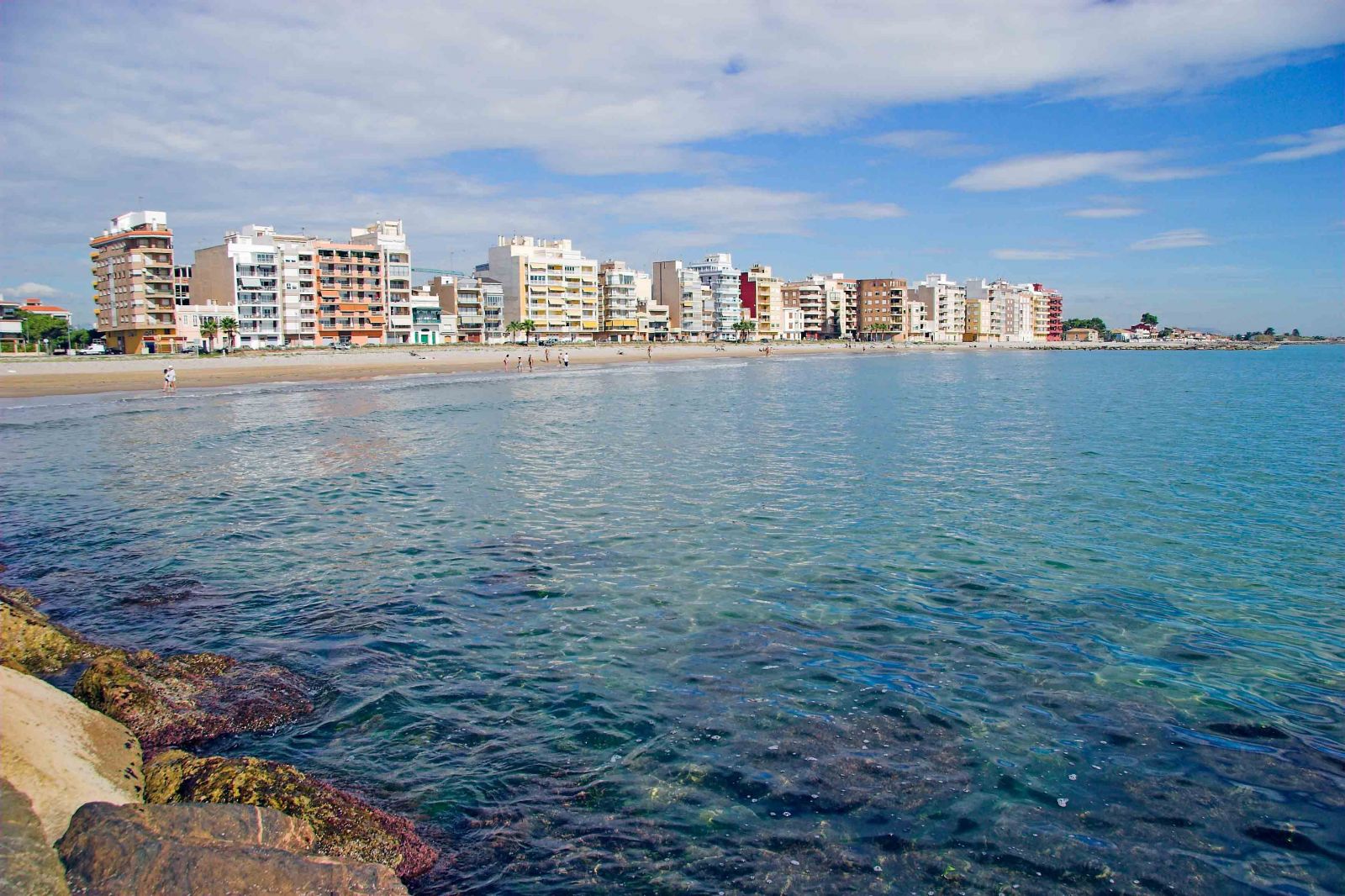 Las playas de El Pinar, Serradal y Gurugú cerradas al baño Las playas de El Pinar, Serradal y Gurugú cerradas al baño