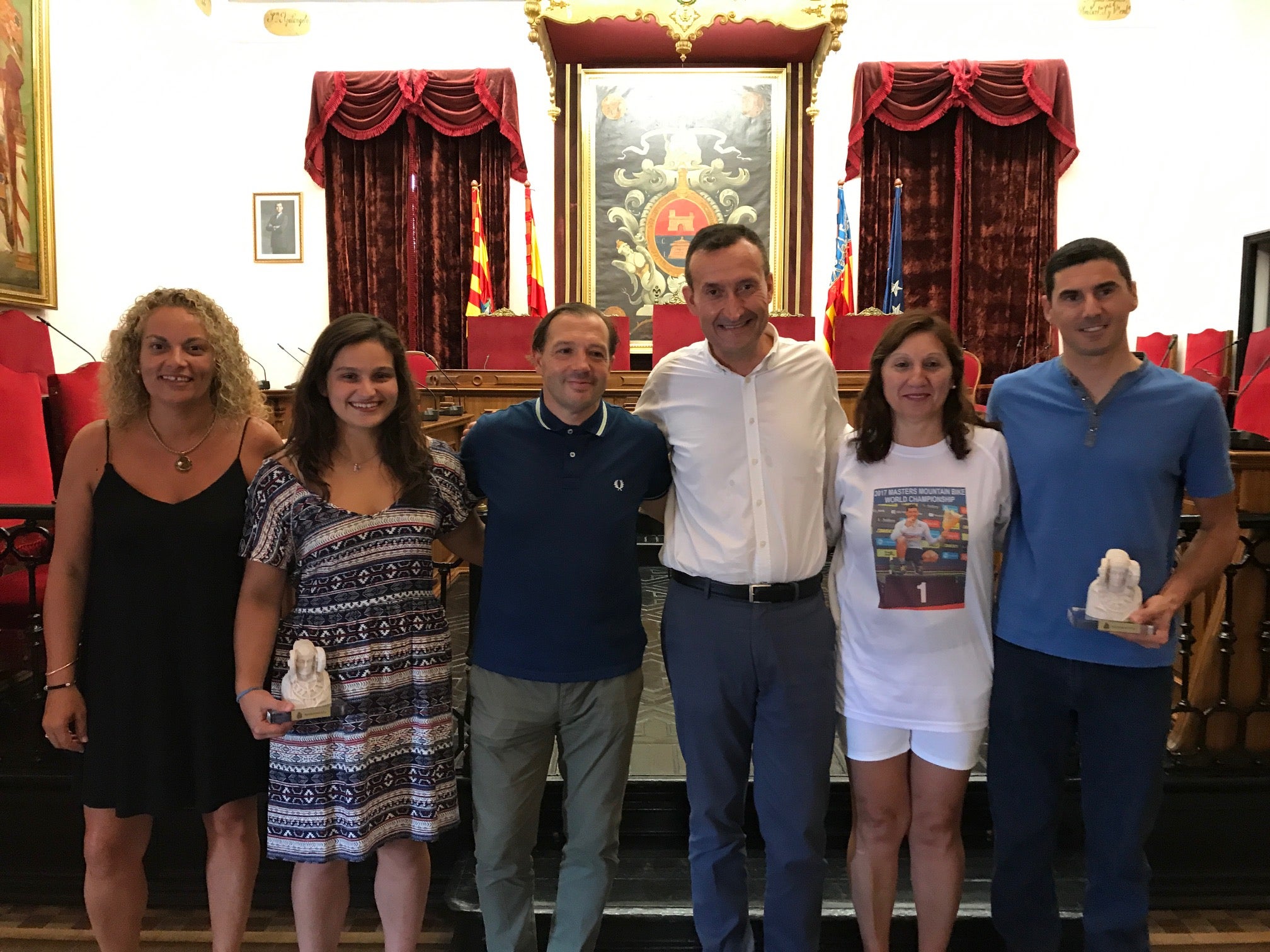 Recepción en el ayuntamiento a Manuel Sánchez y María Victoria Serrano Recepción en el ayuntamiento a Manuel Sánchez y María Victoria Serrano