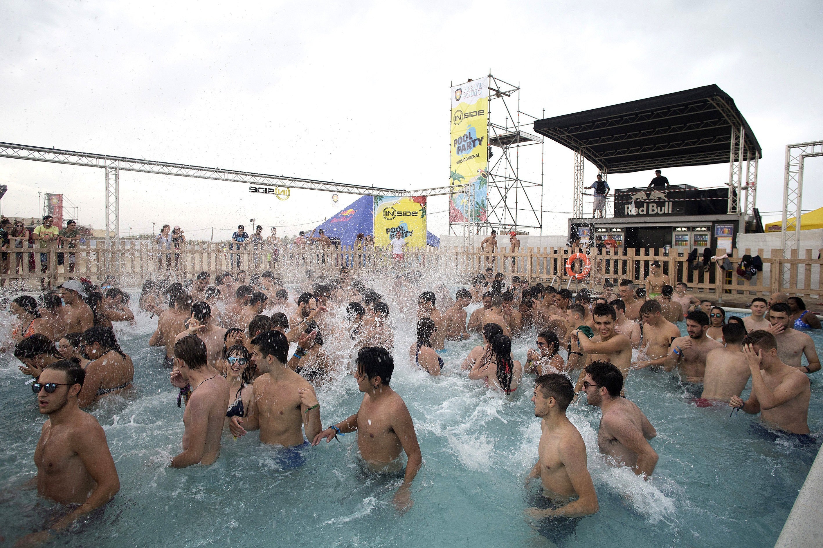 El Arenal Sound arranca hoy la décima edición con una previsión de 300.000 asistentes El Arenal Sound arranca hoy la décima edición con una previsión de 300.000 asistentes