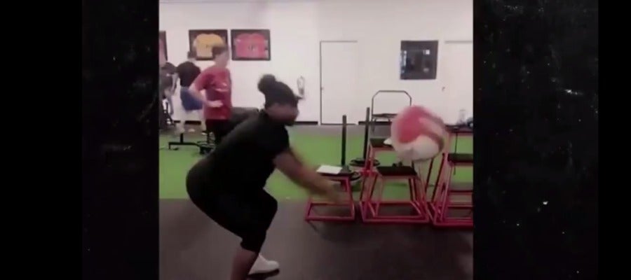 Brutal entrenamiento de Serena Williams Brutal entrenamiento de Serena Williams