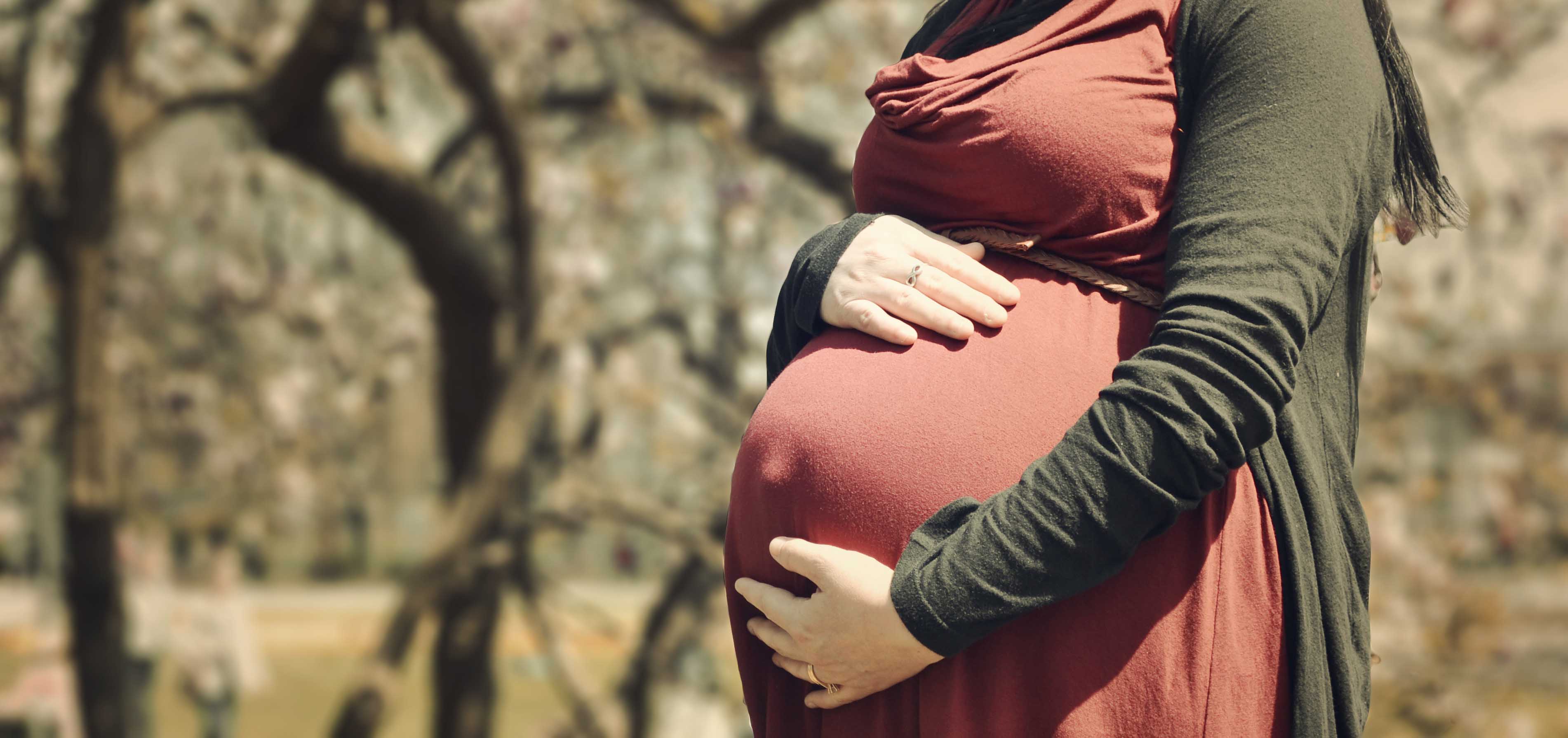 Las mujeres españolas, entre las europeas que más tardan en tener su primer hijo Las mujeres españolas, entre las europeas que más tardan en tener su primer hijo