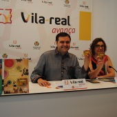 Xavier Ochando i Teresa Esteve durant la presentació de la targeta de fidelització