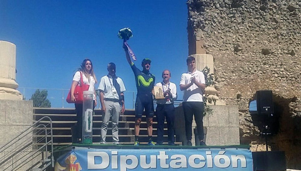 Carlos Barbero celebrando su victoria en la cuarta etapa de la Vuelta a Burgos