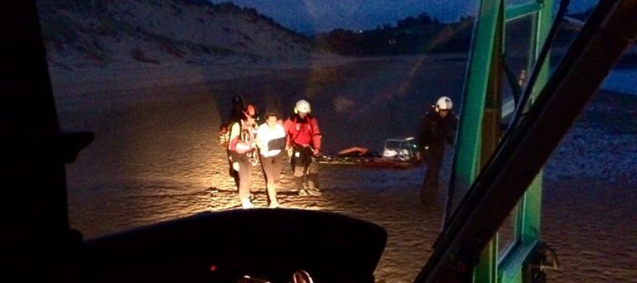 Evacuada de un arenal del abra del Pas una mujer con rotura de húmero Evacuada de un arenal del abra del Pas una mujer con rotura de húmero
