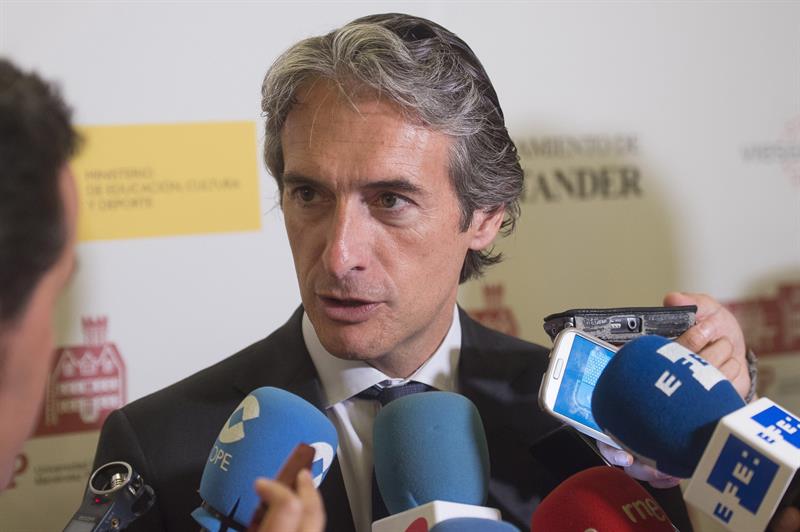 Fomento comenzará el estudio informativo del AVE a Reinosa para sacarlo a información pública el próximo verano Fomento comenzará el estudio informativo del AVE a Reinosa para sacarlo a información pública el próximo verano