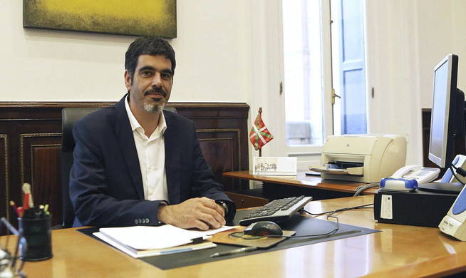 San Sebastián prepara un plan para que el euskera sea el idioma de trabajo de los funcionarios municipales San Sebastián prepara un plan para que el euskera sea el idioma de trabajo de los funcionarios municipales