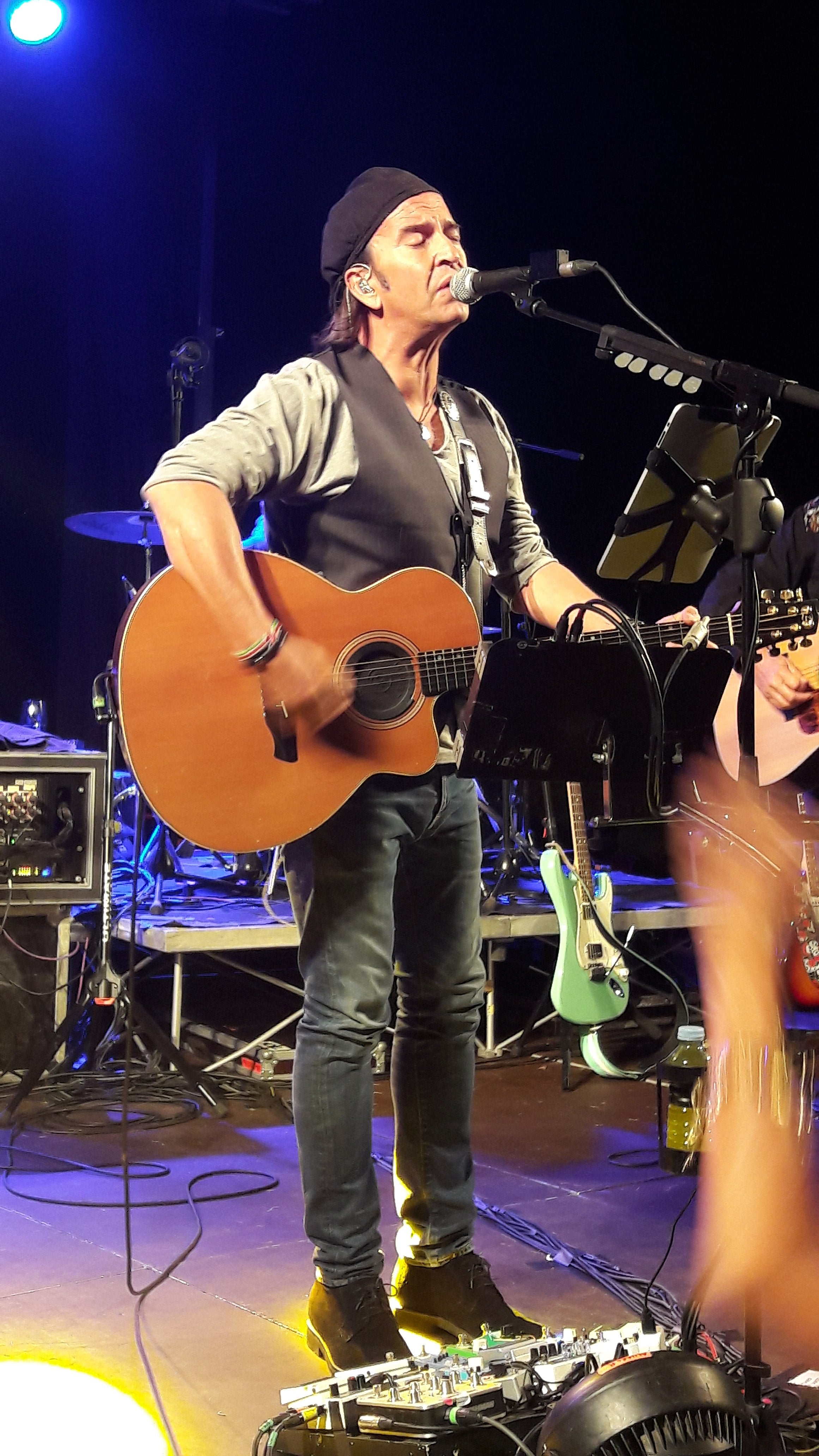 Álvaro Urquijo: "En los 80 nos metían a todos en el mismo saco, ahora hay muchos estilos musicales" Álvaro Urquijo: "En los 80 nos metían a todos en el mismo saco, ahora hay muchos estilos musicales"