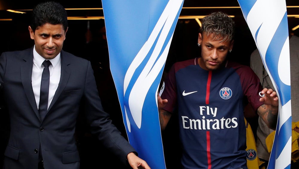 Neymar, durante su presentación con el PSG