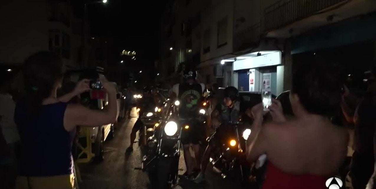 Los motoristas rinden homenaje a Ángel Nieto en las calles de Ibiza Los motoristas rinden homenaje a Ángel Nieto en las calles de Ibiza